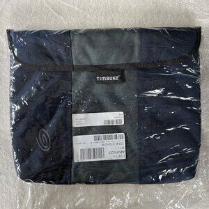 NWOT Timbuk2 Laptop Sleeve Medium in navy/gray/navy